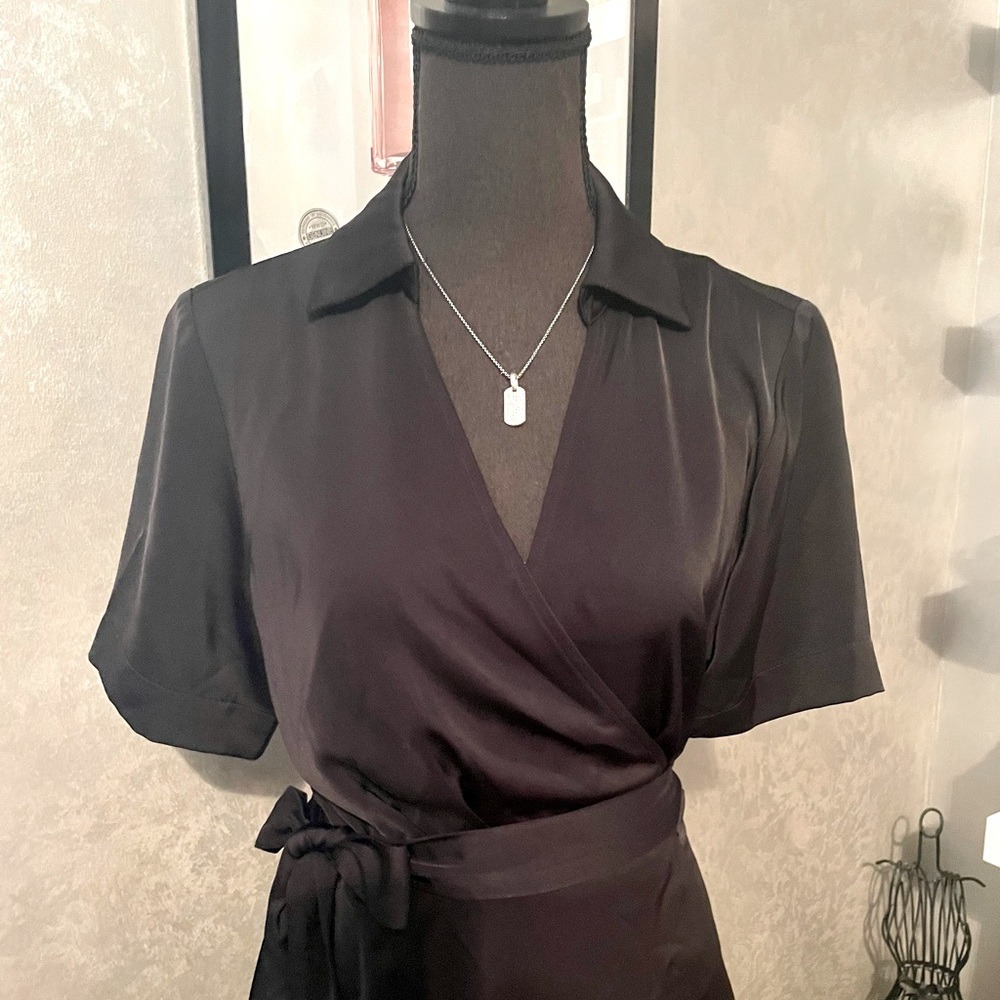 Elegant Black Wrap Dress - Picture 3 of 9